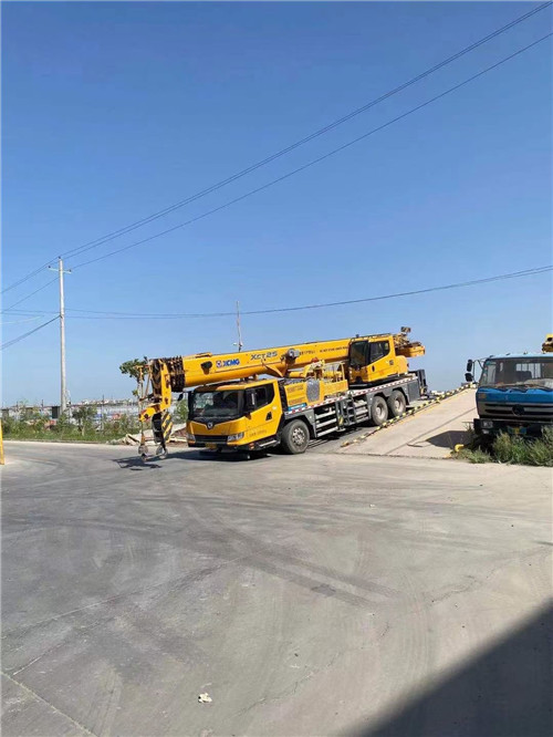 红旗区吊车作业时，可能会产生哪些额外收费项目？