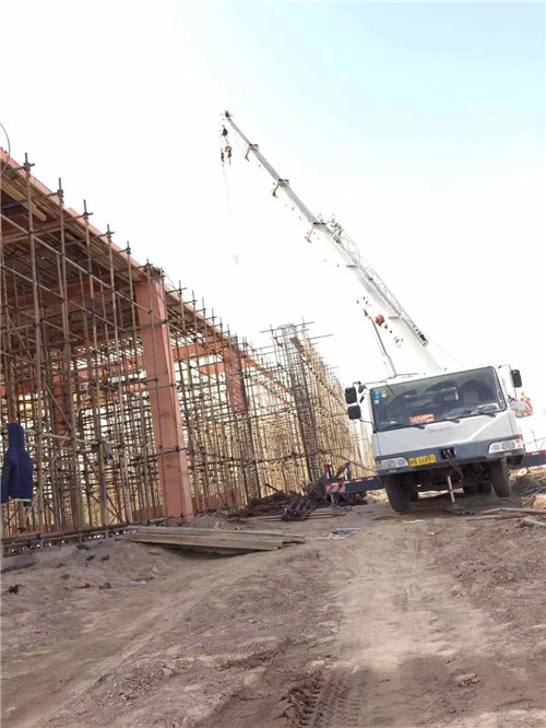 红旗区吊车作业的安全注意事项有哪些？